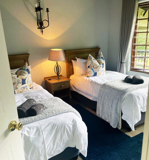 2 Single Beds